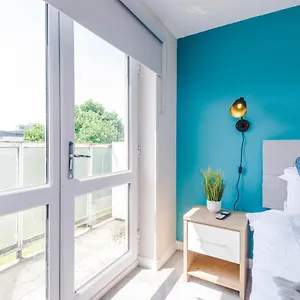 Apartment Hidden Gem Within - Great Location