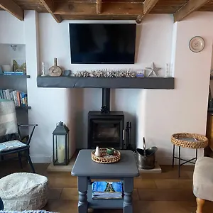 3-bed-renovated-cottage-with-stunning-sea-views.yorkshirehotels.net/